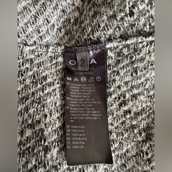 OSKA High Collar Knee Length Coat - Relaxed Fit - 100% Virgin Wool - Picture 9 of 10